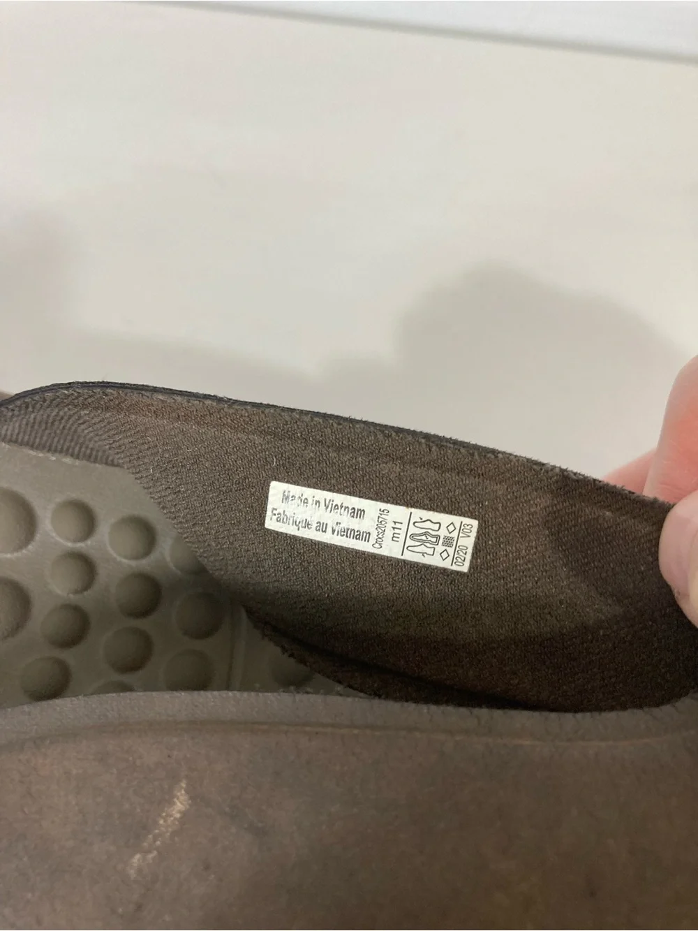 CROCS Sandals Men 11 Brown Flip-Flops Reviva Thong Song